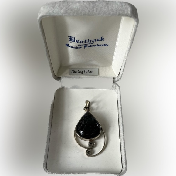 NWOT - BEOTHUCK Labradorite Sterling Silver Teardrop Pendant - Corner Brook, NL. - Picture 6 of 6